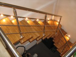 Лестница с подсветкой ступенек